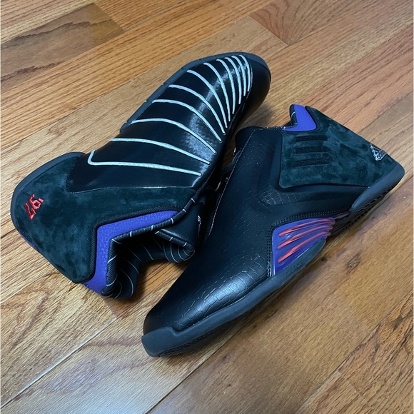 !!! BRAND NEW !!! Size 10- Adidas T-Mac 3 Restomod Raptors. - Picture 10 of 12